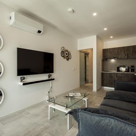 Fancy Penthouse Studio With Lakeview W10 Букурещ Екстериор снимка