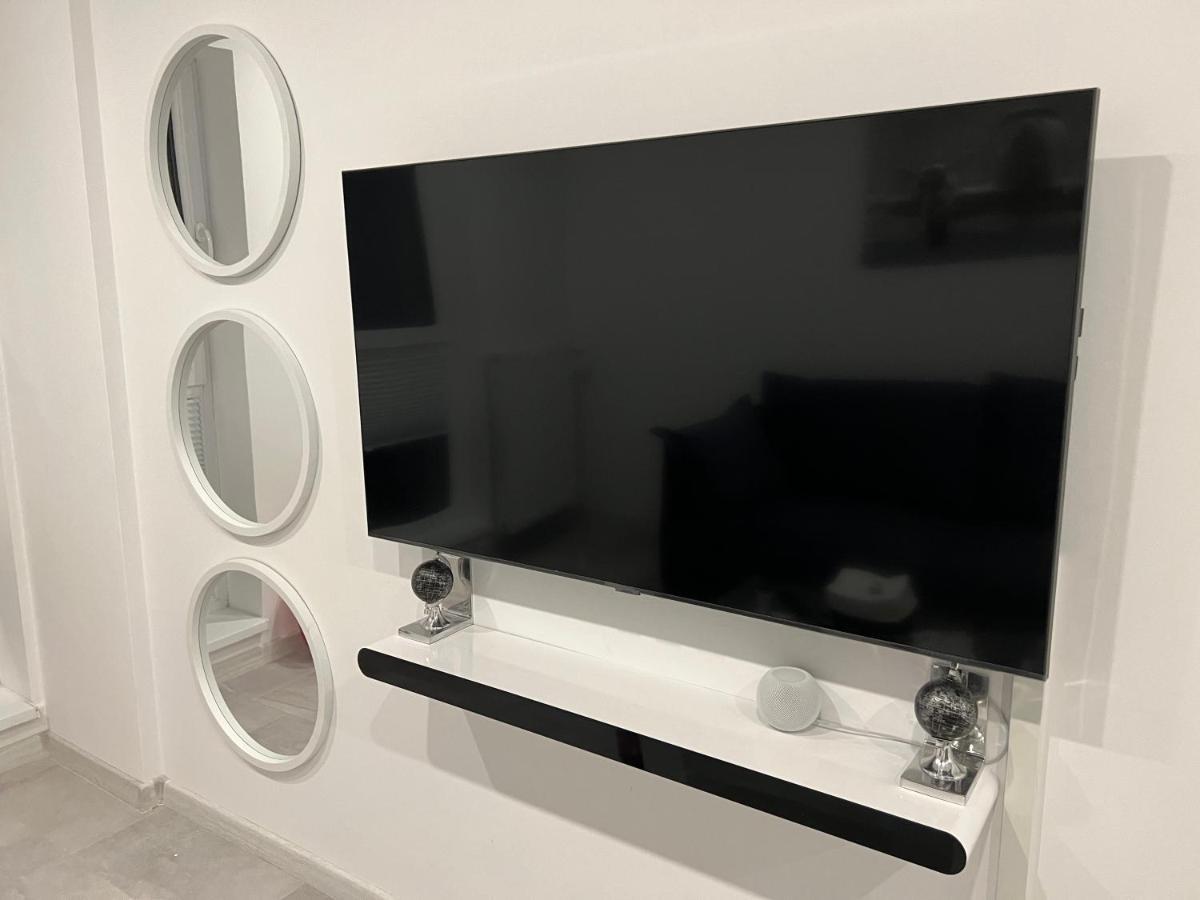 Fancy Penthouse Studio With Lakeview W10 Букурещ Екстериор снимка